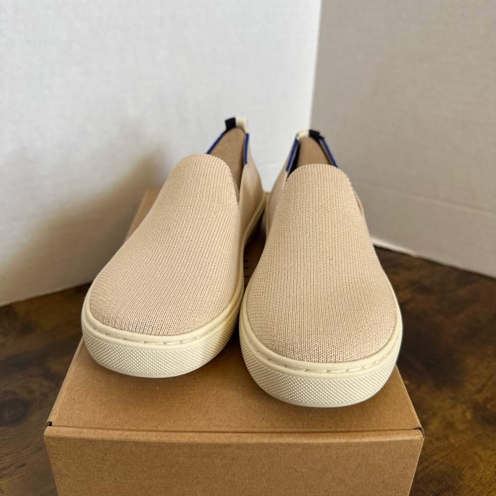 Rothy’s Kids The Kids Sneaker Size 1 Slip On Sand Bone Cream Flats Washable NEW